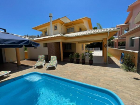 cód 11 - Excelente casa localizada á 180m do mar!
